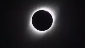 El eclipse total de Sol, clave para la ciencia y los astrónomos chilenos