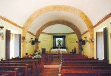 Iglesia del siglo XVII dedicada a la  advocación de San Miguel