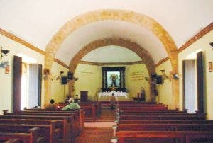 Iglesia del siglo XVII dedicada a la  advocación de San Miguel