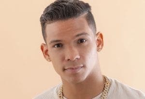 Starling Santos lleva a radio salsa romántica