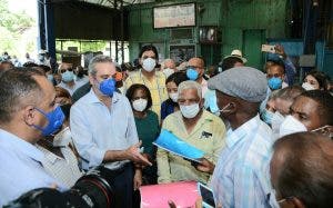 Abinader pensiona 295 extrabajadores de la caña