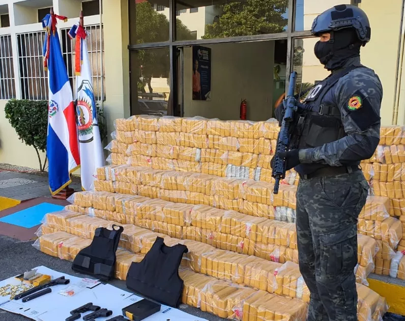 Autoridades se incautan más de mil kilos cocaína