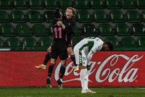 El Real Madrid se deja dos puntos en su visita al Elche (1-1)