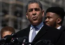 Espaillat llama a los latinos en EE. UU. a no votar por Trump