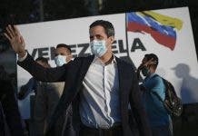 Guaidó y López denuncian “el fraude electoral” del domingo en Venezuela