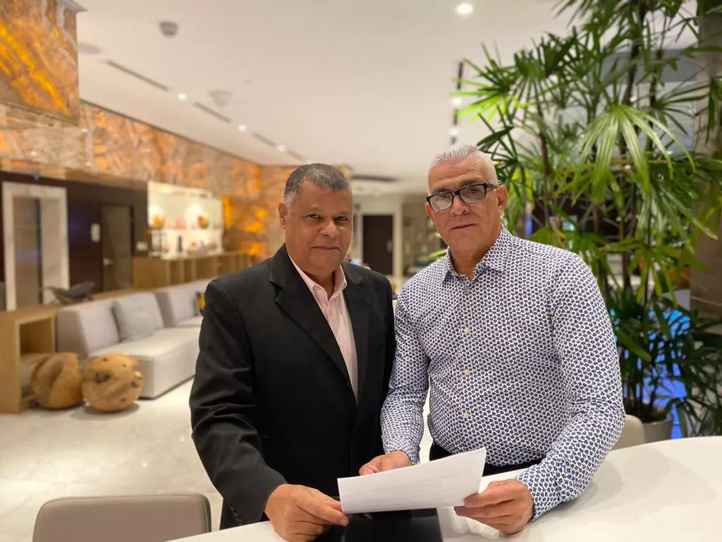 Julio César Moreno y Freddy Arias, presidentes de PM Publicidad y Tarima TV.
