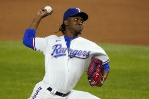 Marineros consiguen al relevista dominicano Rafael Montero