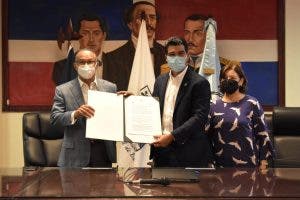 Inapa firma acuerdo interinstitucional con el Ayuntamiento de Baní