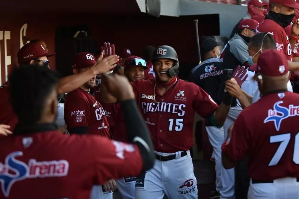 Gigantes dejan en el terreno a las Estrellas  en el primer partido de la doble jornada