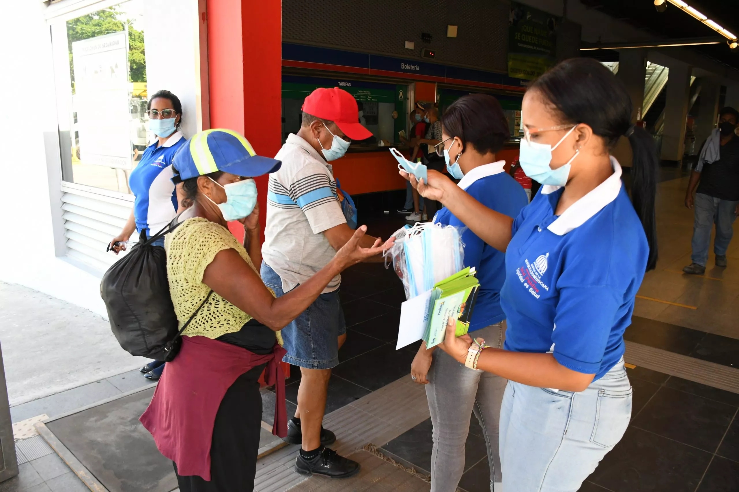 Salud Pública dispuso inspectores para COVID-19 en estaciones Metro