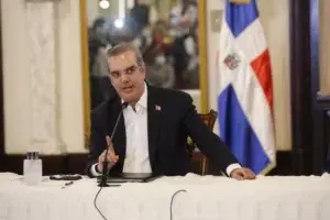 En vivo: Rueda de prensa de Luis Abinader junto al ministro de Hacienda y el director de Presupuesto