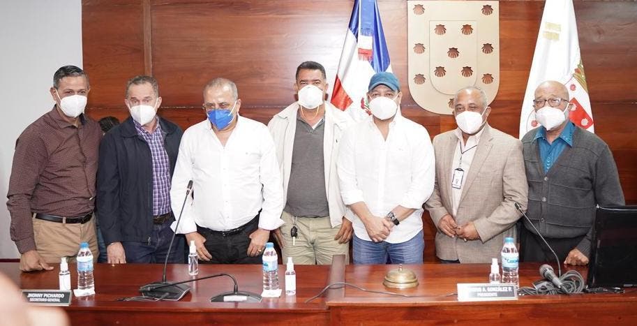 Reabrirán el jueves mercado de pulgas en Santiago con normas de control