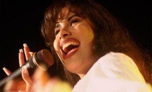 Selena Quintanilla y Talking Heads serán reconocidos en los premios Grammy