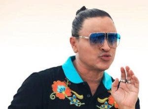 Elvis Crespo entra a la modalidad de duetos en nuevo álbum musical