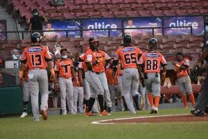 Sánchez, Mateo jonronean, Puig produce en victoria Toros en SFM