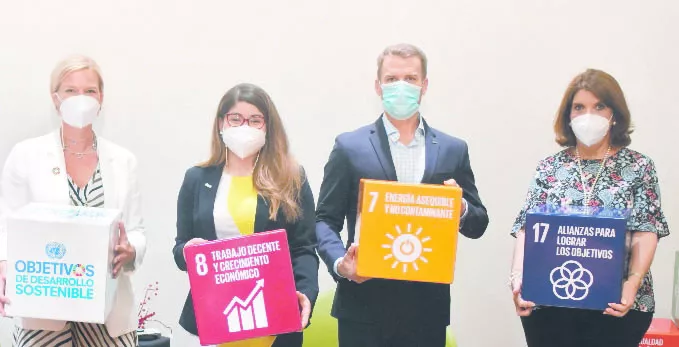 Rudy Ganna, Inka Mattila, Marlyn Sánchez, Jake Kheel y María Alicia Urbaneja.