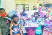 Fundación Blandino entrega juguetes  a niños