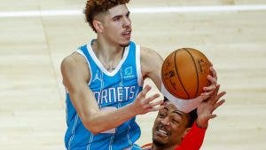 El base LaMelo Ball, de Hornets, gana premio Novato del Año de la NBA