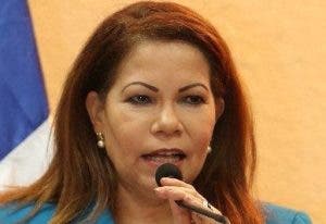 Digna Reynoso llama a  denunciar estafas