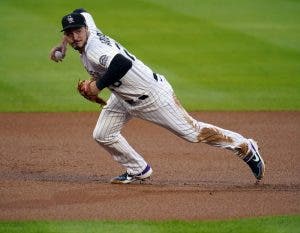 Nolan Arenado, feliz por jugar con equipo que aspira al título