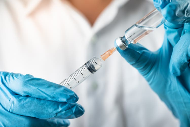 Novartis se alía con Pfizer-BioNTech para producir vacuna anticovid en Suiza