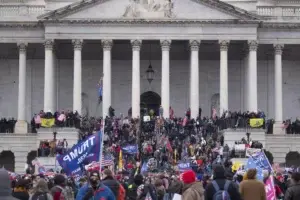 Pentágono activa 1.100 soldados de la Guardia Nacional por caos en Washington