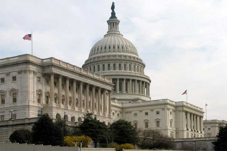 Senado de EEUU se dispone a votar asistencia por COVID-19