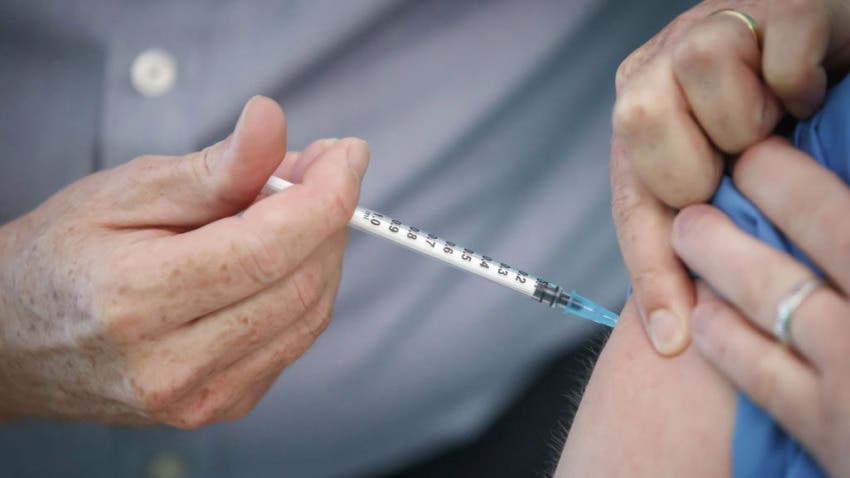 Sociedad de Pediatría recomienda vacunarse “con cualquiera de las vacunas reconocidas”