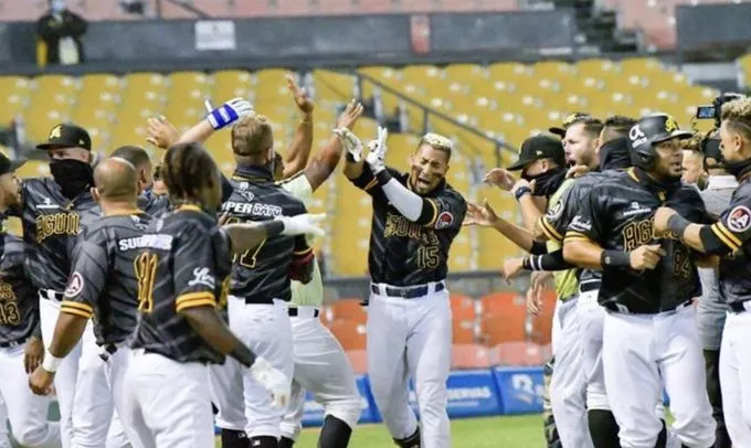 Águilas Cibaeñas vencen 9-6 a los Toros del Este