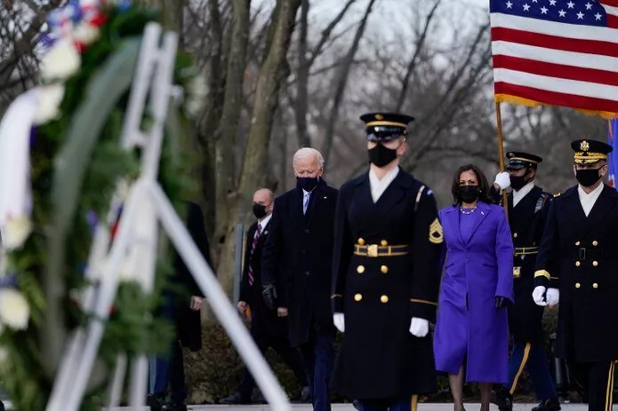 Biden honra a los soldados caídos de EE.UU. como parte de su toma de posesión