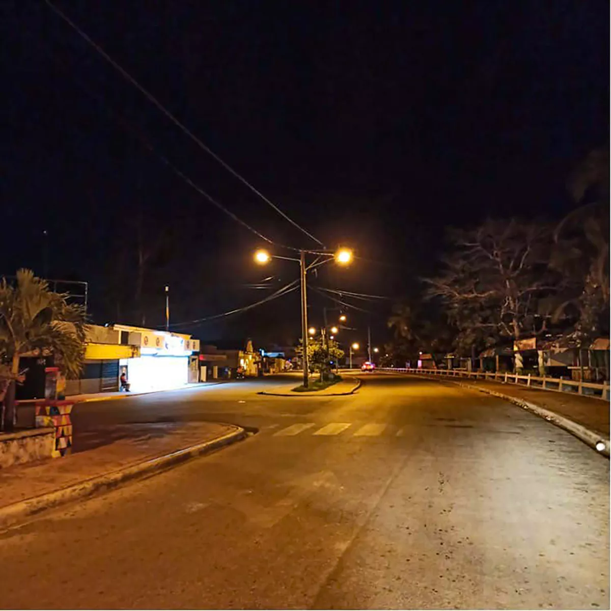 EDE Este rehabilita la iluminación del Malecón de San Pedro de Macorís