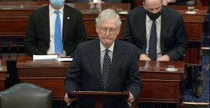 EEUU: McConnell no convocará al Senado para juicio político