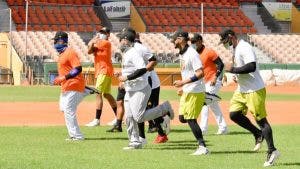 Águilas inician entrenamientos, Carlos Martínez y Junior Lake destacan calidad equipo