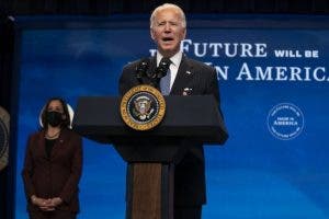 Biden asegura que no verá el juicio político a Trump