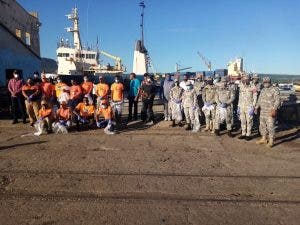 Instituciones realizan jornada de limpieza y saneamiento en muelle viejo de Puerto Plata