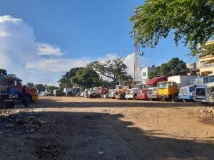 Costa Verde esta al gripo con camiones del Puerto de Haina