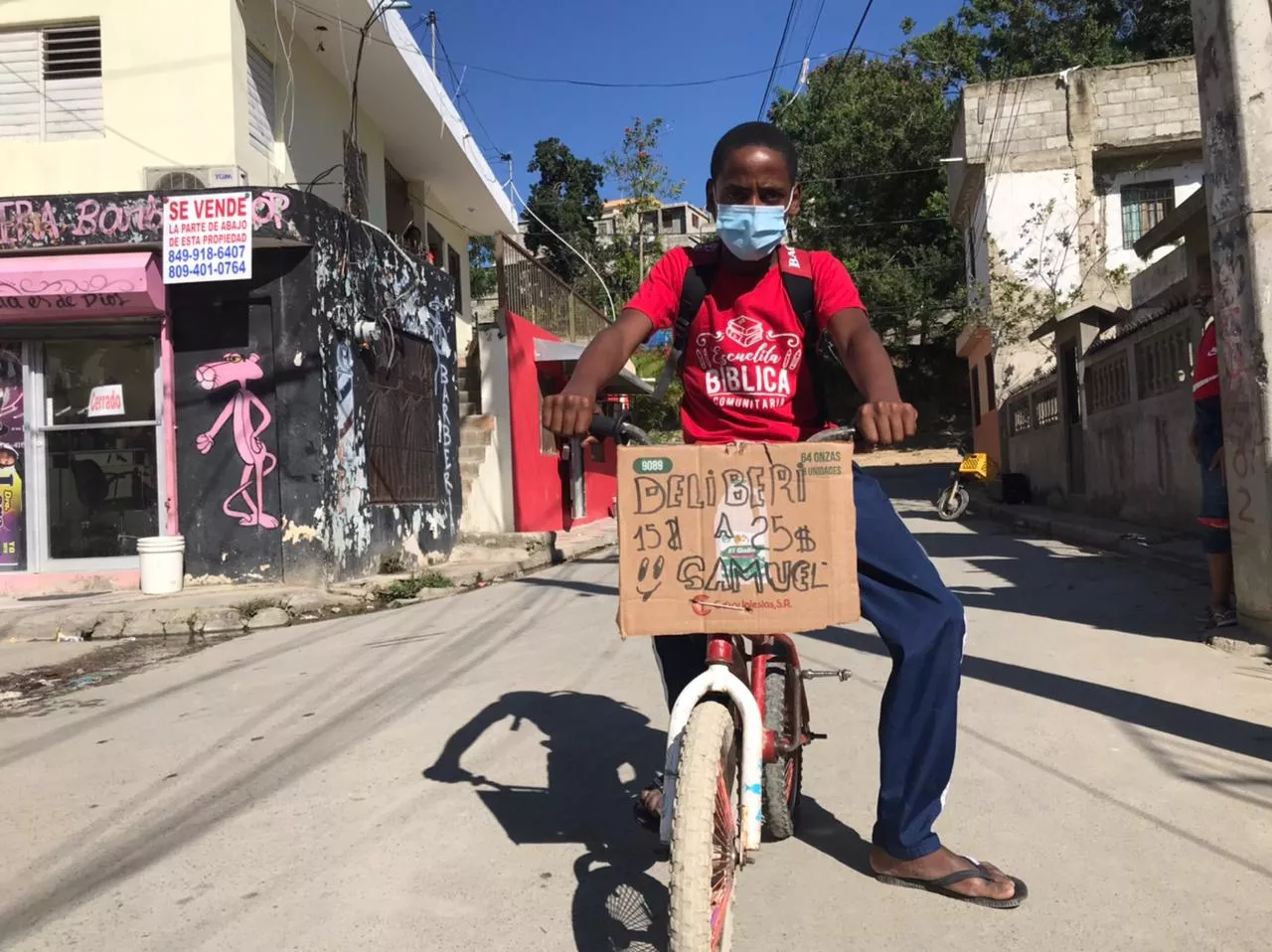 Niño de 12 años encuentra en servicios de delivery la forma de ayudar a su familia