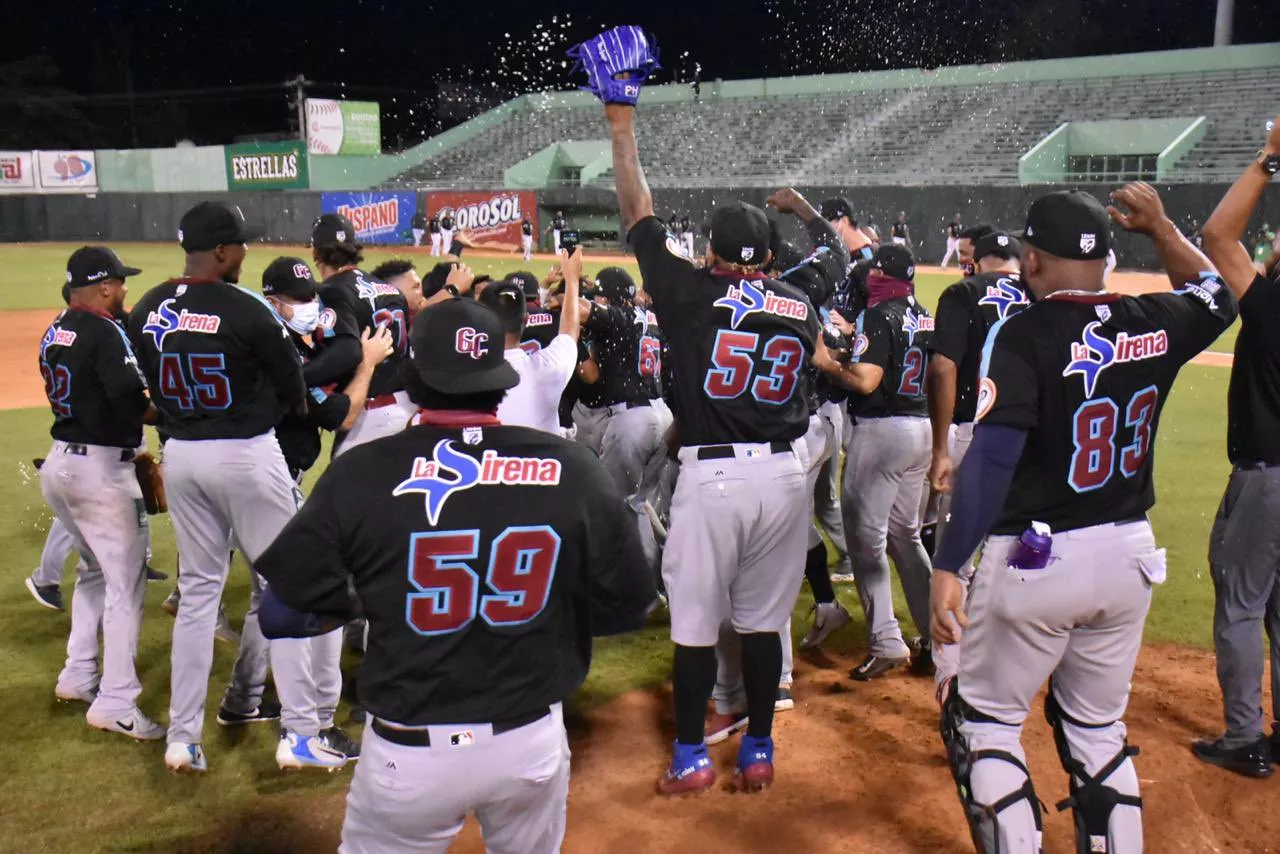 Gigantes eliminan a Estrellas y van a final dominicana