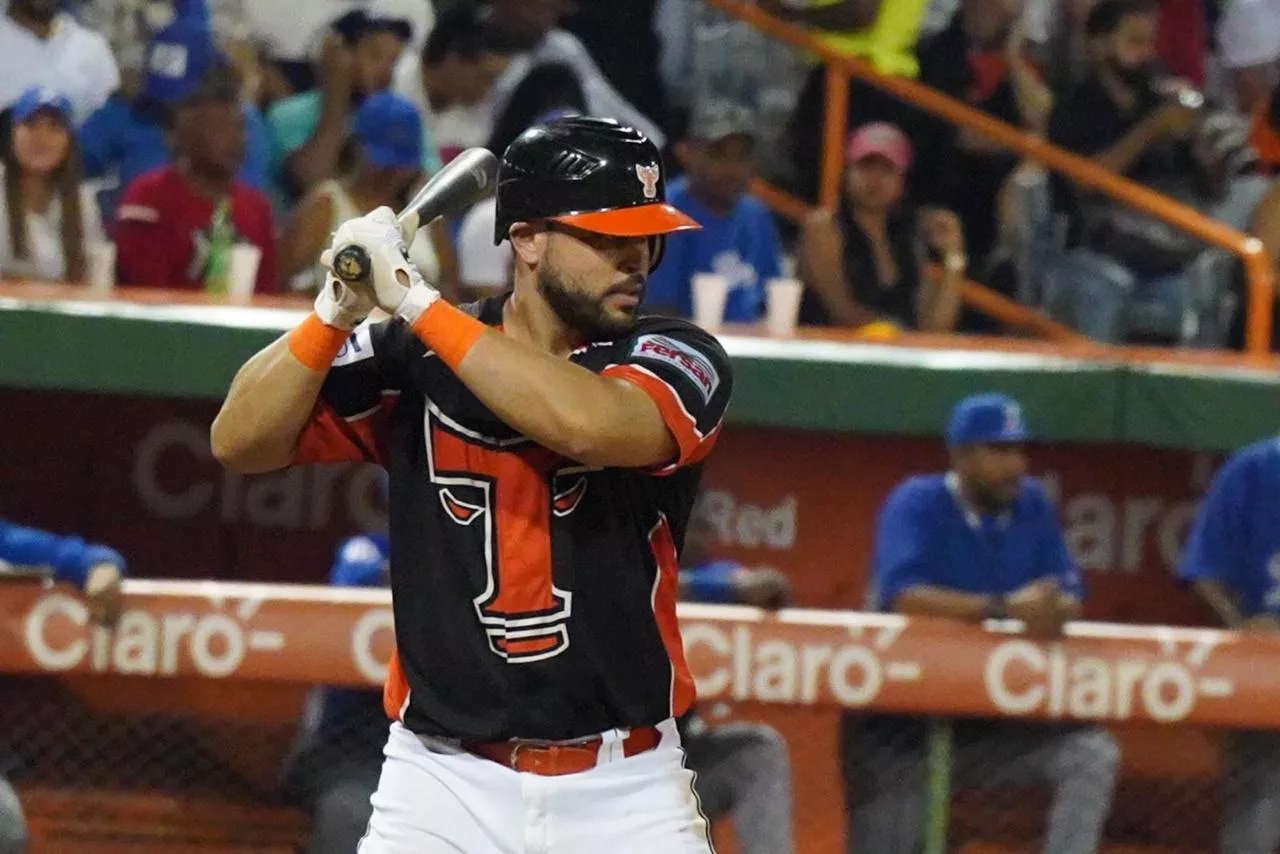 Toros anuncian rotación y regreso del receptor Fernando Flores