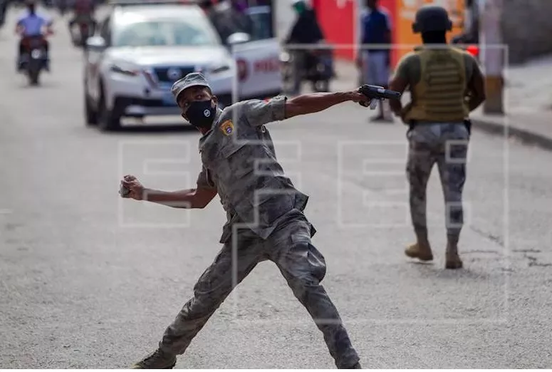 Policía haitiana dispersa por la fuerza protesta pacífica contra inseguridad