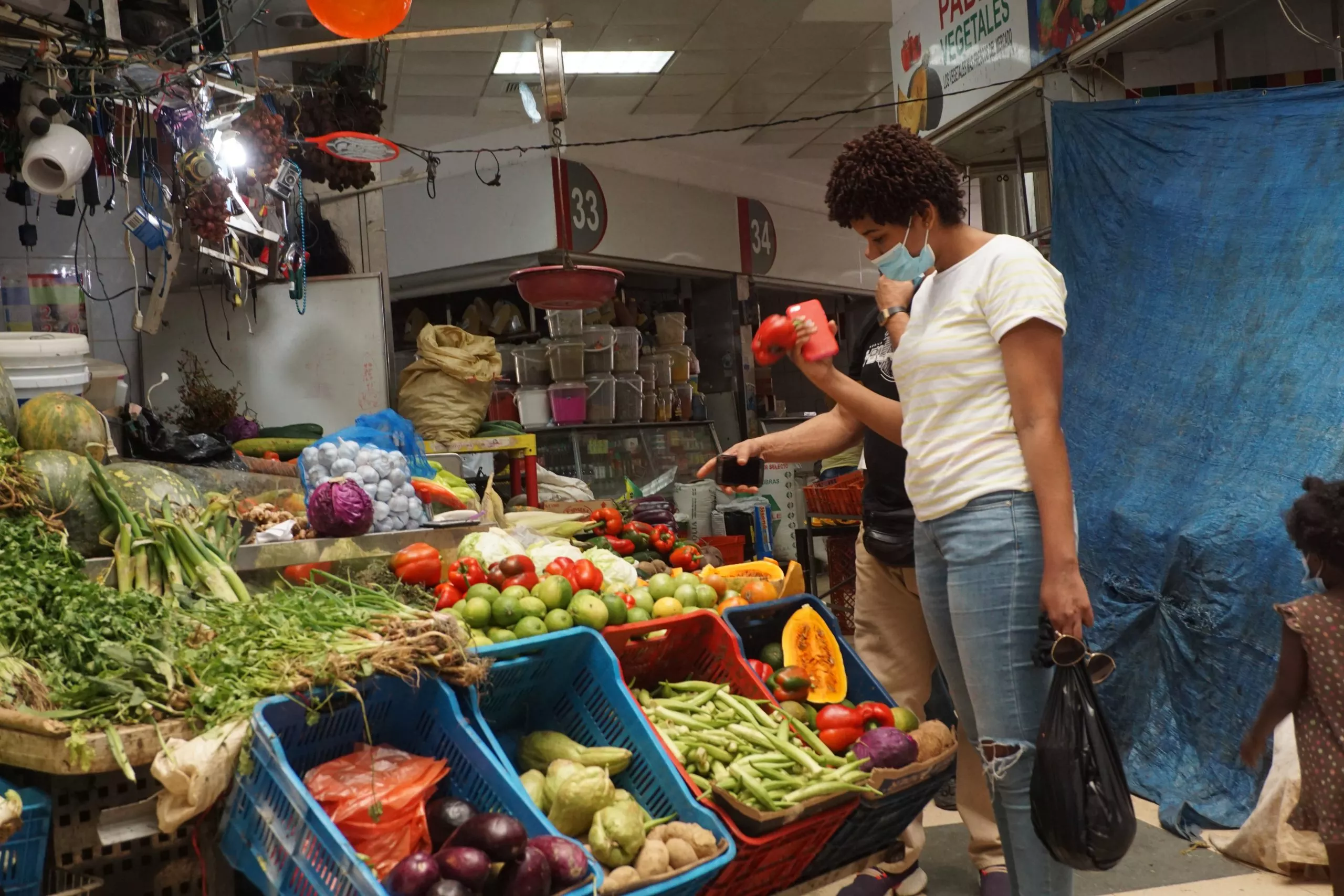 Precios productos canasta básica siguen por las nubes