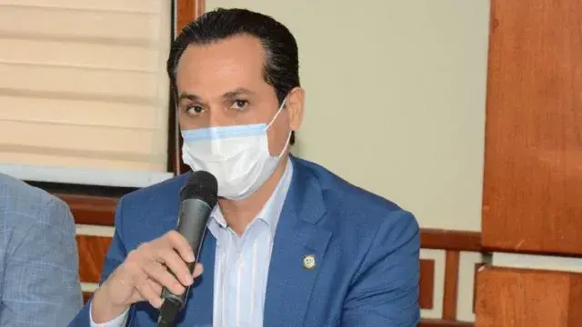 Senador afirma reforma de hidrocarburos acabaría con «mafia» de los combustibles