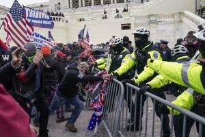 Un herido de bala en el asalto de seguidores de Trump al Congreso de EEUU