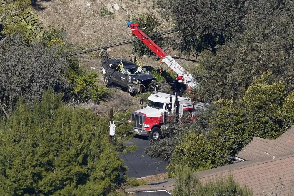 Tiger Woods gravemente herido en un accidente en una carretera empinada del área de Los Ángeles