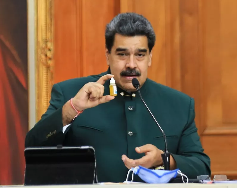 Maduro quiere usar recurso de oro para vacuna