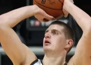 Jokic y Harden son mejores de la semana