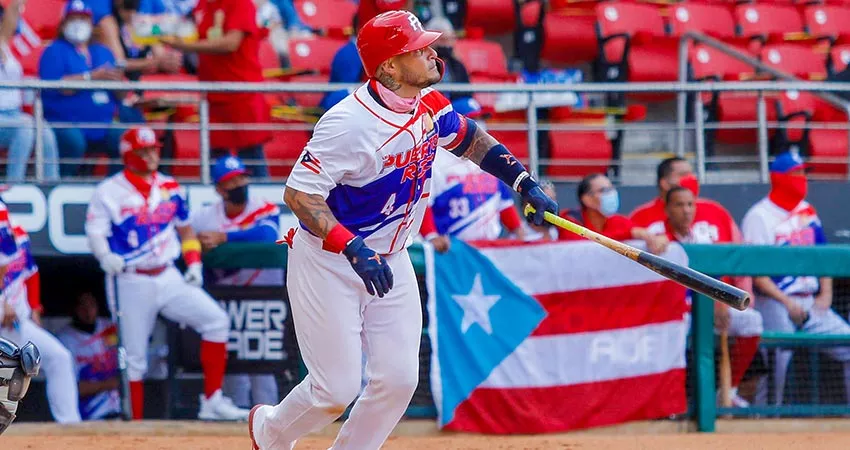 Yadier Molina guía el primer triunfo de Puerto Rico en la Serie del Caribe