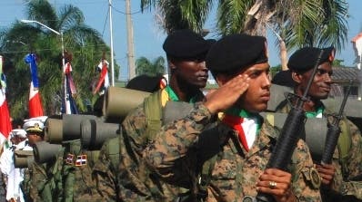 El gobierno suspende el desfile militar