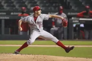 Dodgers presentan a Trevor Bauer con contrato por 3 años