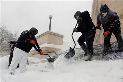 Ciudad de NY ofrece trabajo para remover nieve; dominicanos pueden aplicar